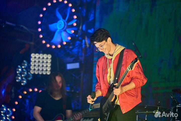 Репетитор по игре на гитаре и электрогитаре