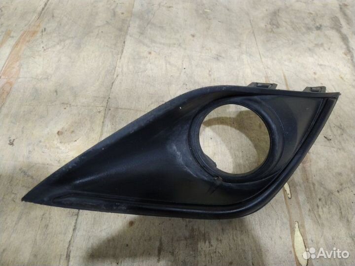 Накладка бампера передняя левая Mitsubishi