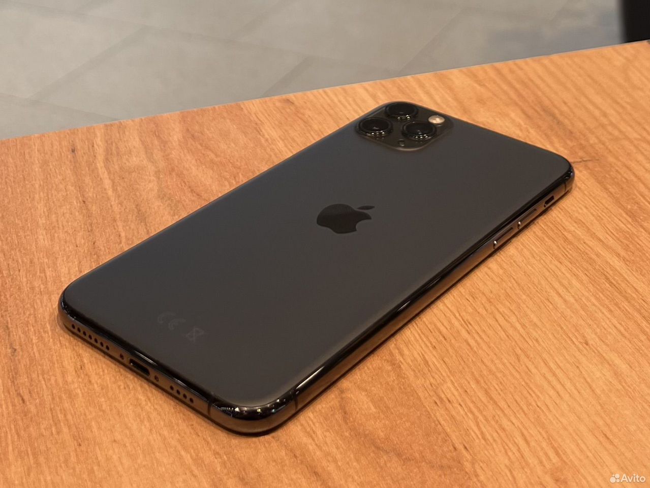 iPhone 11 Pro Max, 256 ГБ, SIM + eSIM