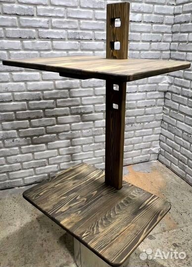 Приставной столик из массива дерева