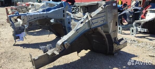 Передняя левая четверть Хендай Туксон 3 TL