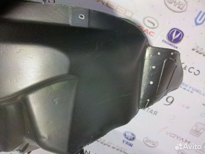 Подкрылок передний левый Москвич 3