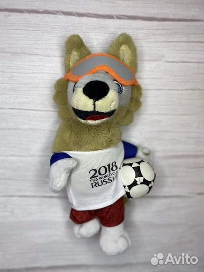 Волк забивака, игрушка fifa 2018