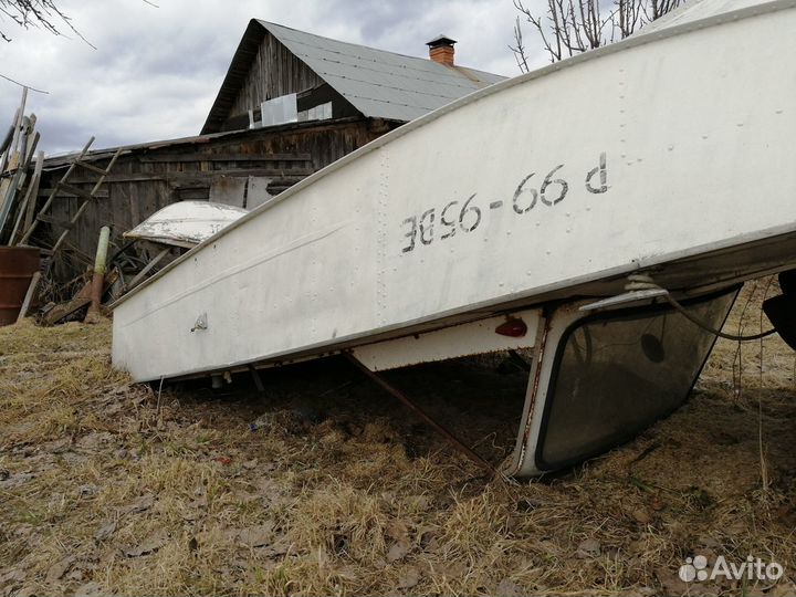 Мотолодка Прогресс- 4