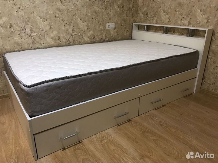 Кровать