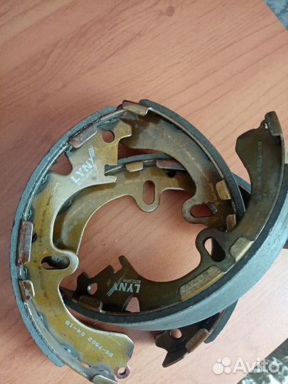 Тормозные колодки задние тойота