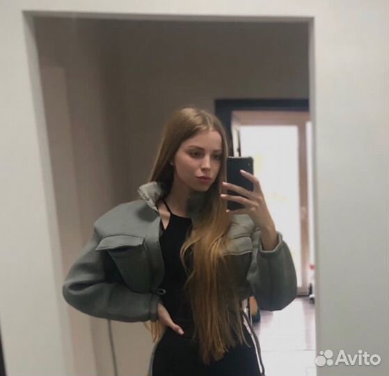 Комбинезон и укороченная ветровка