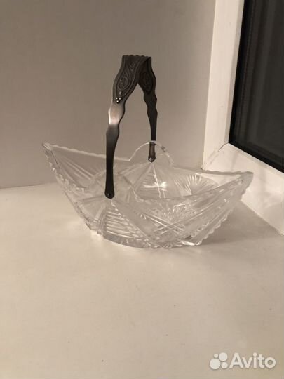 Продам хрустальную вазу с мельхиором