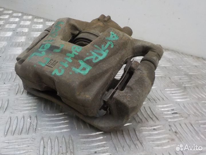 Суппорт тормозной передний правый Opel Astra J 201