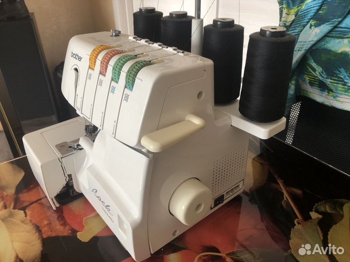 Оверлок Brother 1034