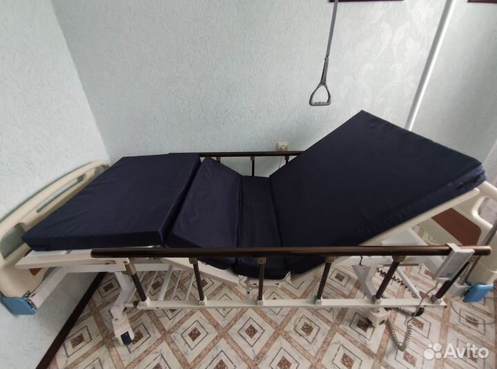 Кровать для лежачих больных с матрасом