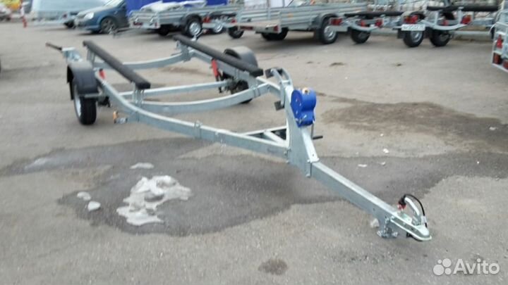 Лодочный прицеп 5970 мм с колпачком Е