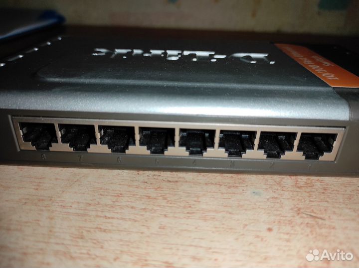 Коммутатор D-Link DES-1008D