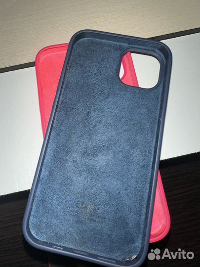 Чехол на iPhone 13