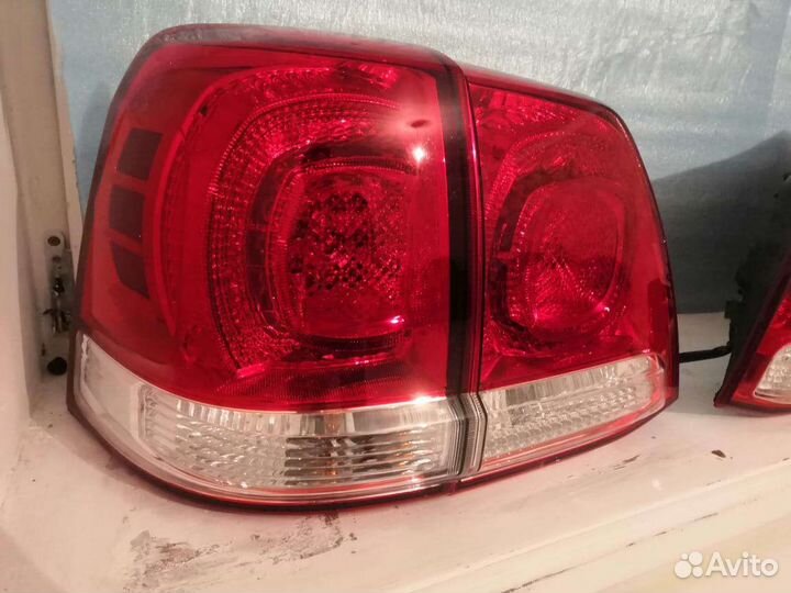 Задние фары на toyota land cruiser200