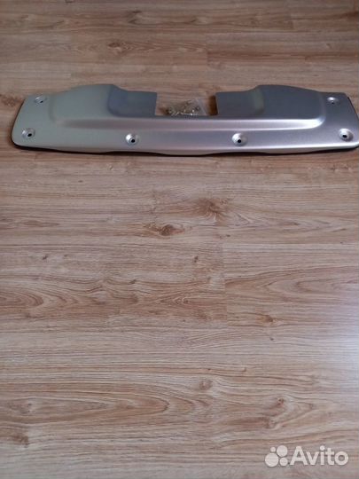 Декоративная накладка заднего бампера