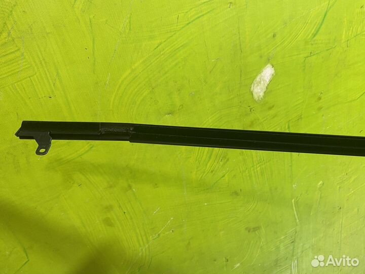 Молдинг двери передней Nissan Tiida C11 Новый