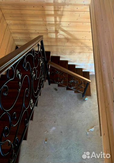 Перила деревянные с монтажем