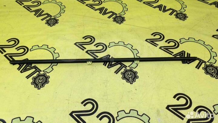 Молдинг стекла (на дверь) задний правый Subaru