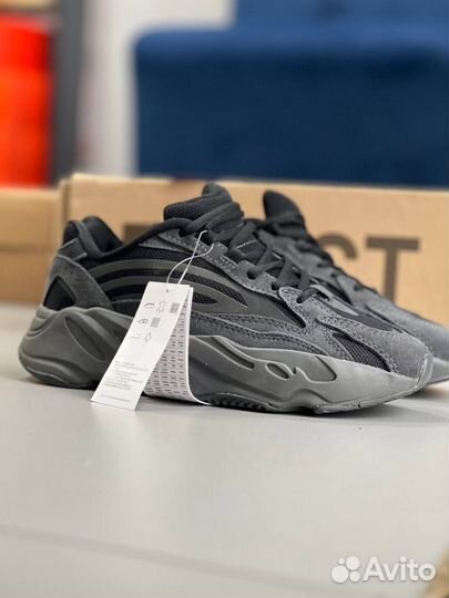 Кроссовки adidas yeezy boost 700