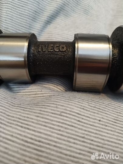 Распредвал на Коматцу WB 93R5E0