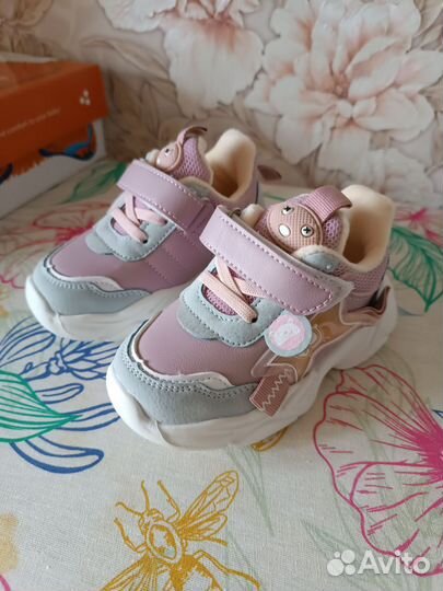 Кроссовки для девочки 25 размер новые