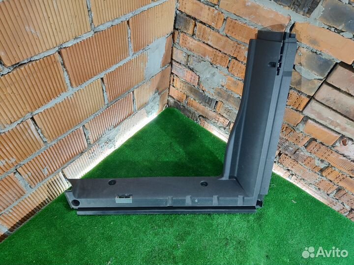 Накладка багажника правая Volkswagen Passat B6