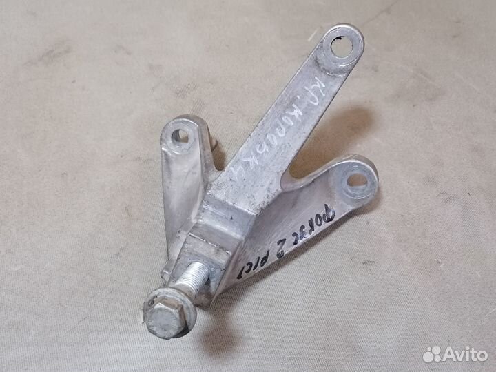 Кронштейн опоры кпп левый Ford Focus II 2007