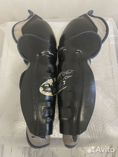 Щитки хоккейные 17