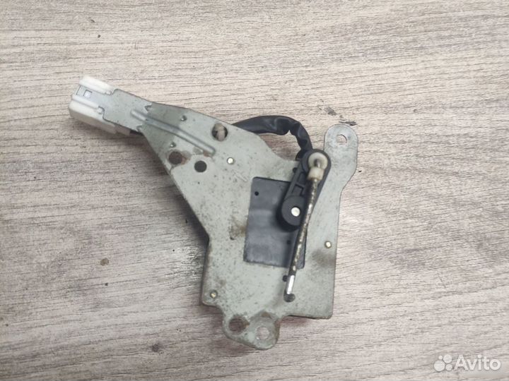 Моторчик заслонки отопителя Hyundai Santa Fe 1