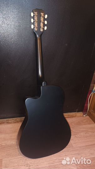 Акустическая гитара