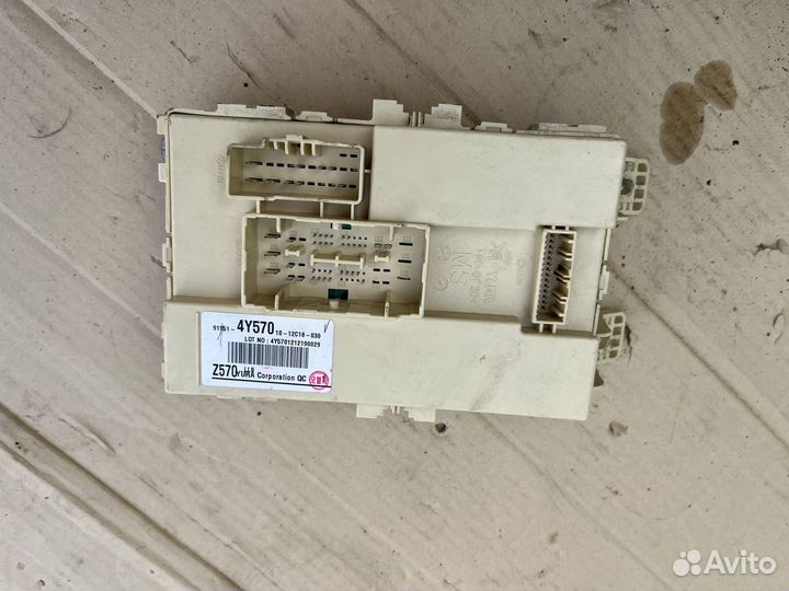 Монтажный блок Киа Рио 3