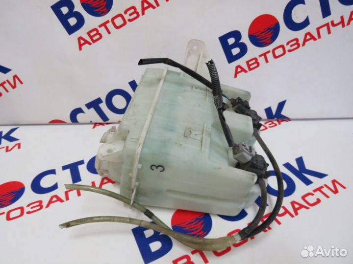 Бачок омывателя toyota isis ANM10G, ANM10W, ANM15G