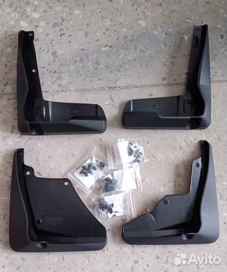 Брызговики на Toyota Camry v75