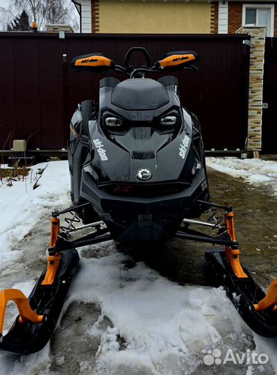 Снегоход BRP Summit 850 expert turbo 165
