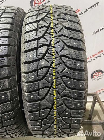 Bridgestone Blizzak Spike-02 225/60 R18 104T