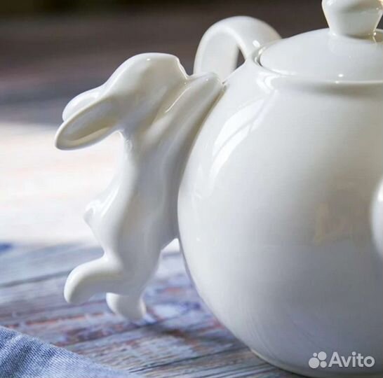 Фарфоровый чайник с кроликом Clay Street
