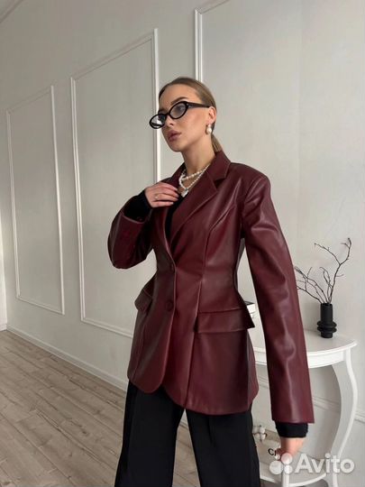 Пиджак из эко кожи