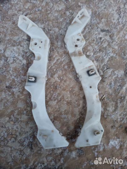 Mazda 6 GG кронштейн заднего бампера лев и прав