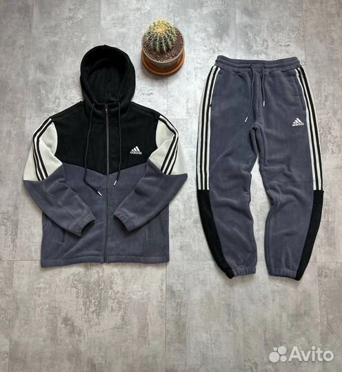 Спортивный костюм adidas