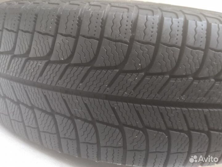 Michelin Agilis X-Ice North 215/65 R16 96Q