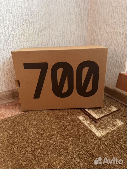 Кроссовки Adidas yeezy boost 700 v3 оригинал