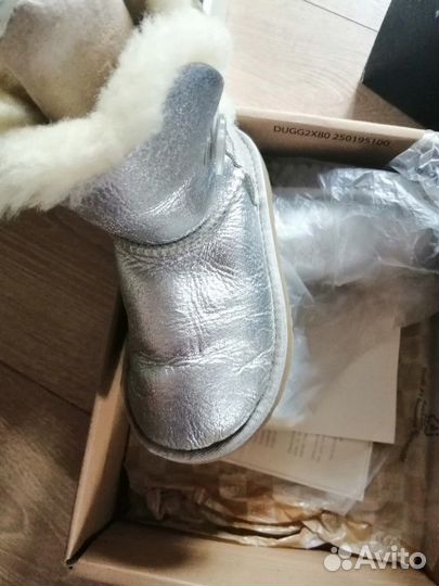 Зимнии дутики UGG