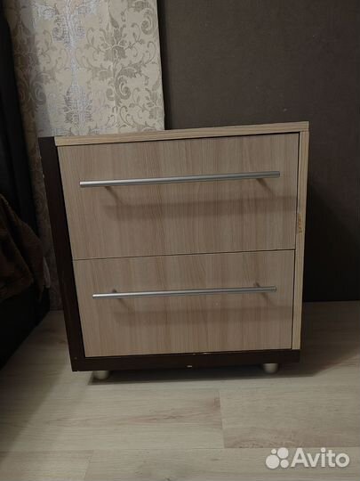 Тумба прикроватная