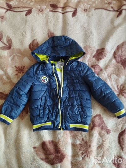 Куртка демисезонная на 5-6 лет