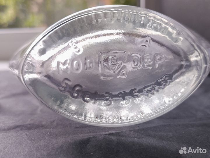 Стеклянная бутылка с пробкой