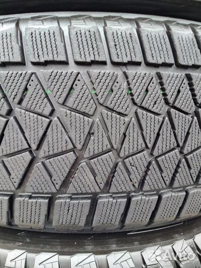 Bridgestone Blizzak DM-V2 245/55 R19 103T