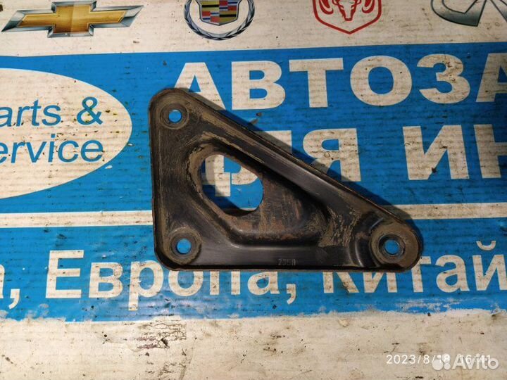 Крепление подвески перед. лев. Opel Zafira 05-15