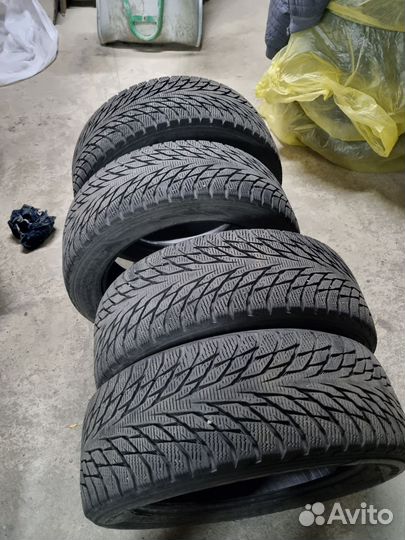 Nokian Tyres Hakkapeliitta R2 215/55 R17
