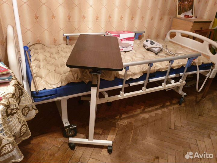 Медицинская кровать для лежачих больных